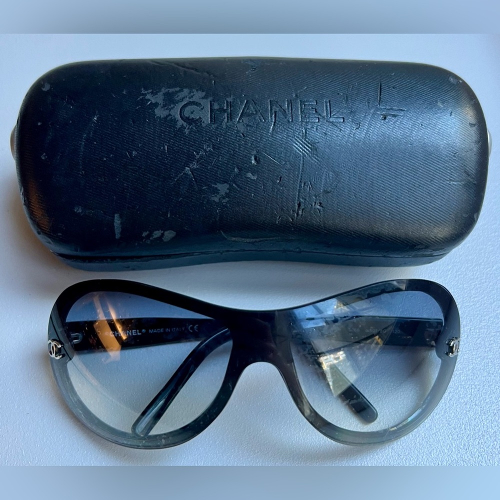 Chanel CC Black Sunglasses | Silver Tone Hardware with Chanel Case - Picture 3 of 12